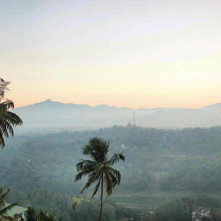 Serenity Hill Oasis Hotel Kandy Bagian luar foto