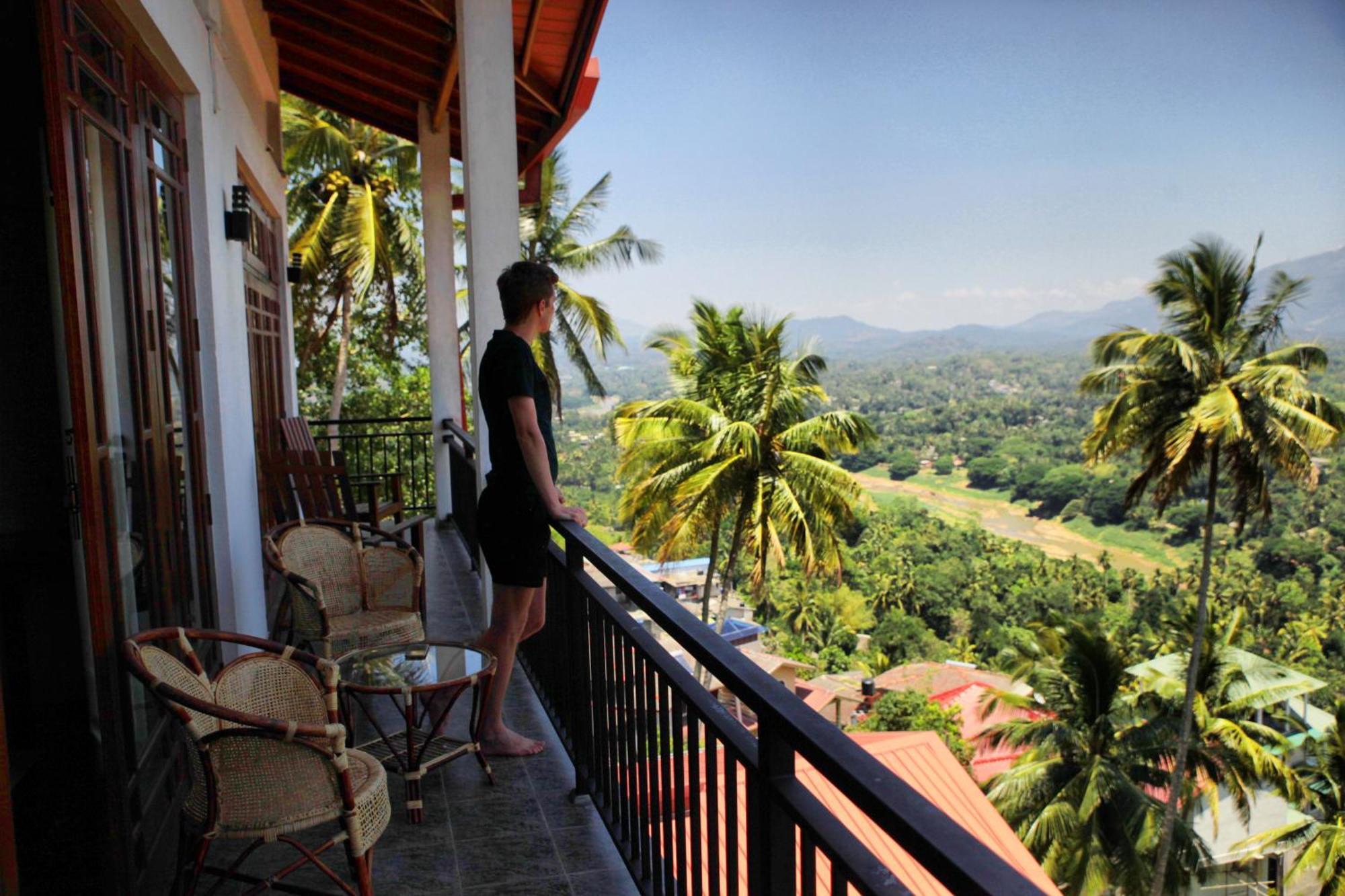 Serenity Hill Oasis Hotel Kandy Bagian luar foto