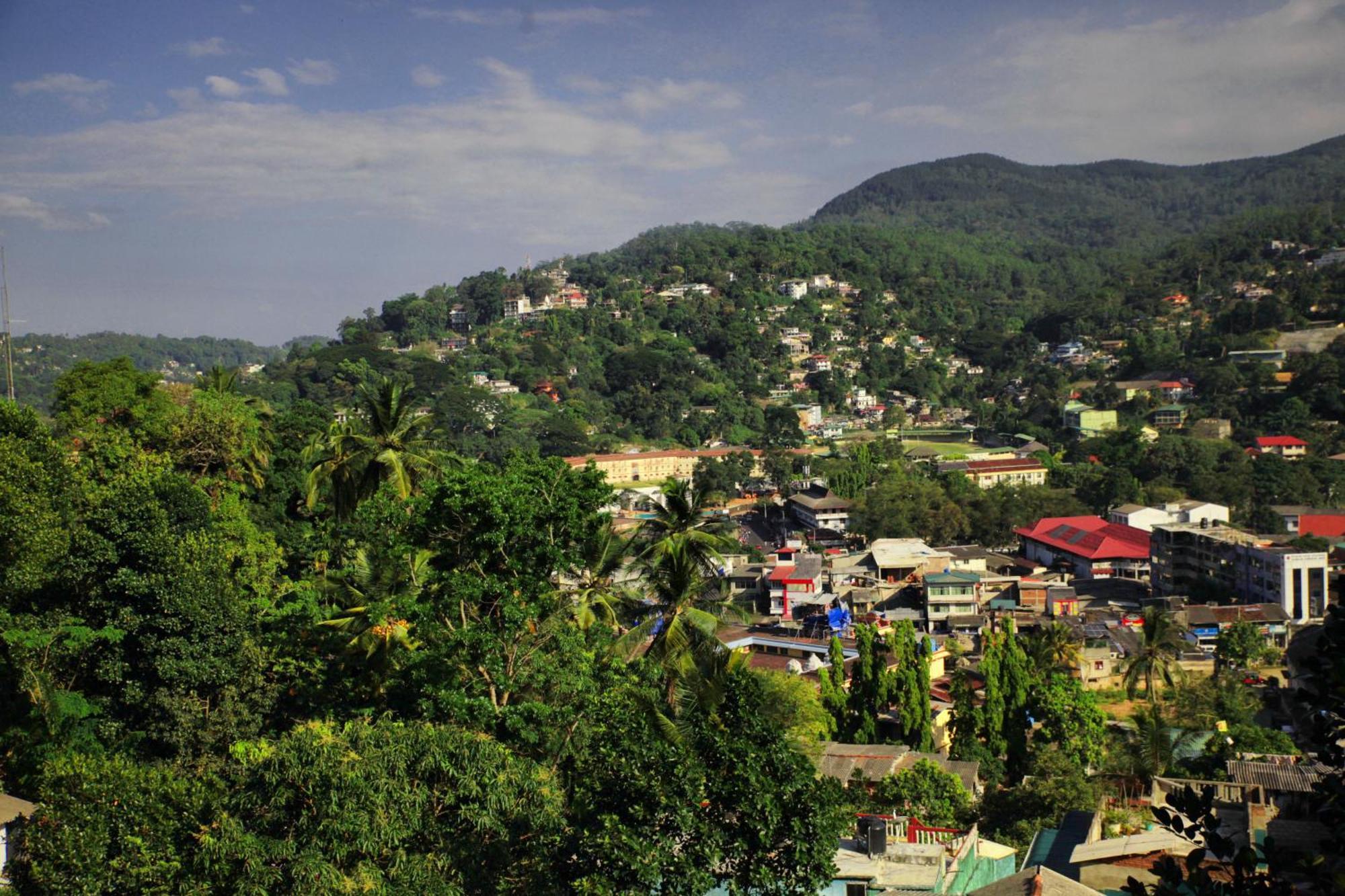 Serenity Hill Oasis Hotel Kandy Bagian luar foto