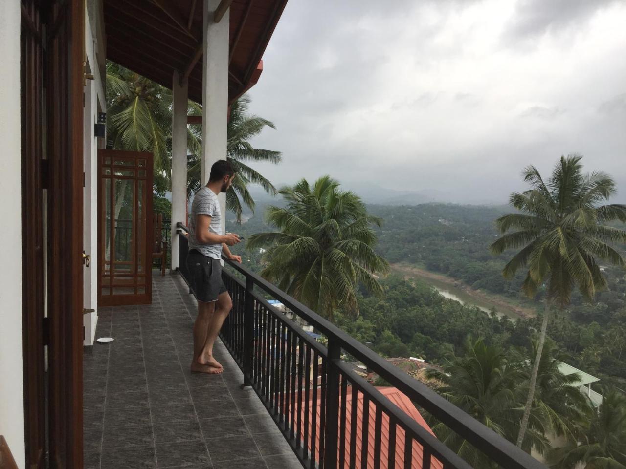 Serenity Hill Oasis Hotel Kandy Bagian luar foto