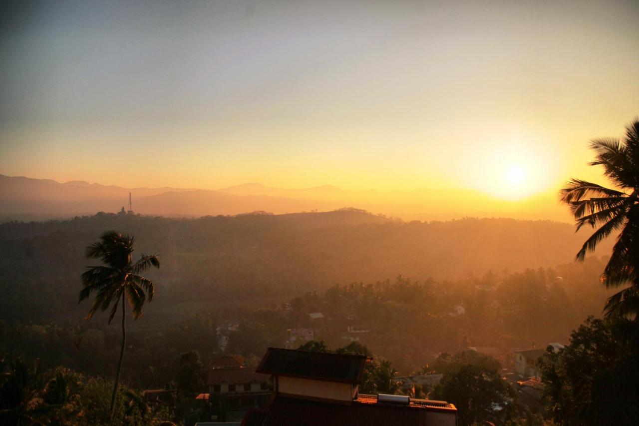 Serenity Hill Oasis Hotel Kandy Bagian luar foto